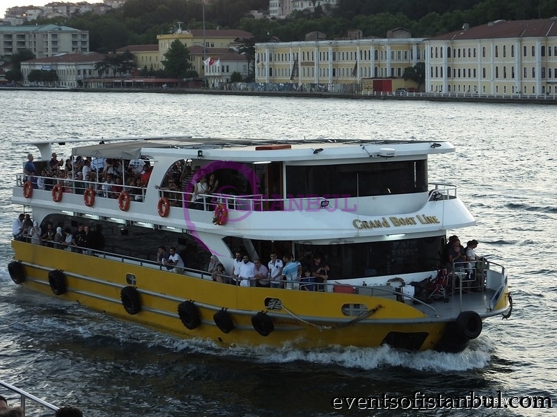 bosphorus cruise golden horn 2 hours boat cruise tour istanbul